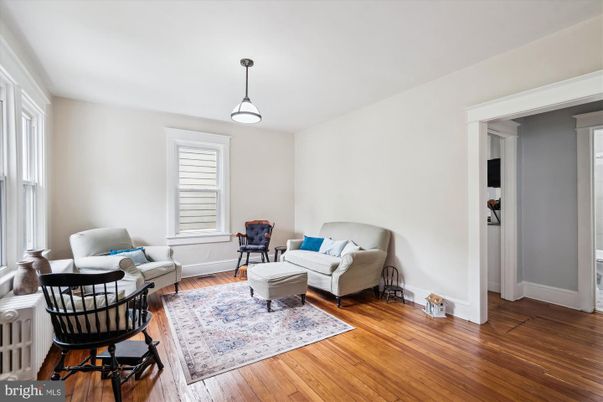 Interior, Living room, Pendant Lights, Wood Texture Flooring