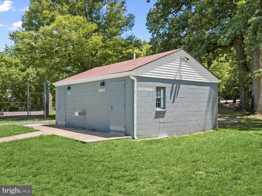Backyard, Detached Garage, Exterior