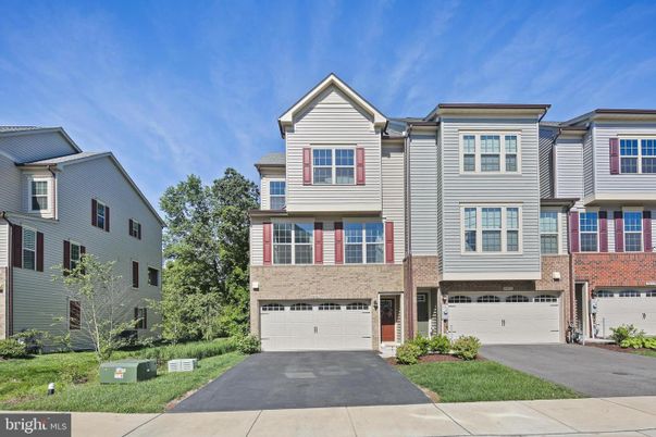 Attached, Exterior, Facade, Brick Facade, Rowhouse