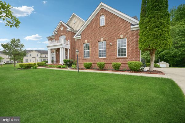 Backyard, Exterior, Facade, Brick Facade, Brick Traditional