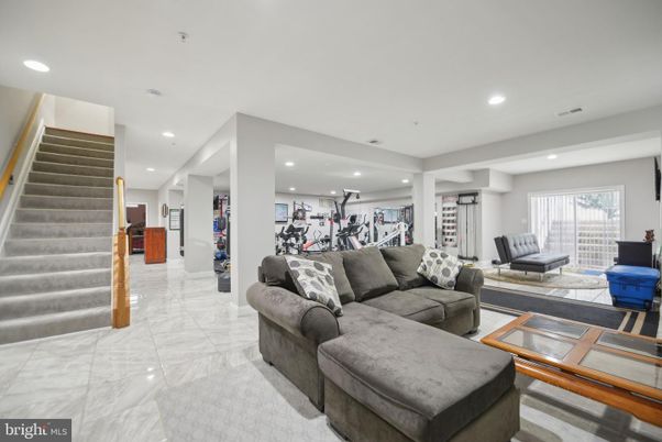 Fitness Equipment, Interior, Living room, Recessed Lighting