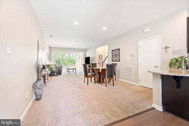 Dining room, Interior, Recessed Lighting