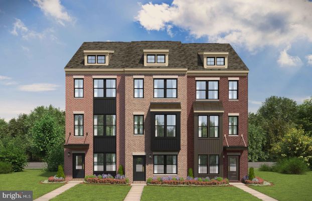Exterior, Facade, Brick Facade, Georgian