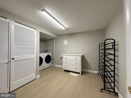 Interior, Utility Closets, Washer, Wood Texture Flooring