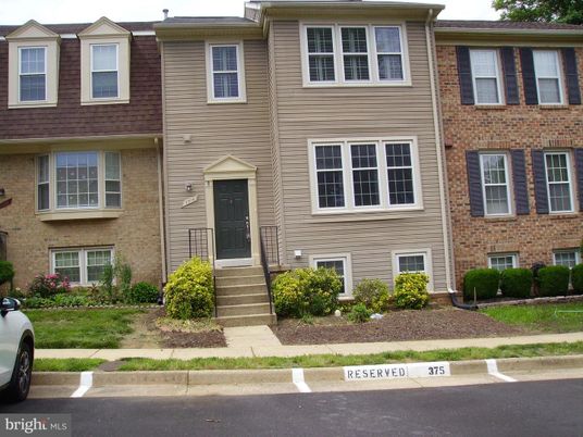 Exterior, Facade, Brick Facade, Rowhouse