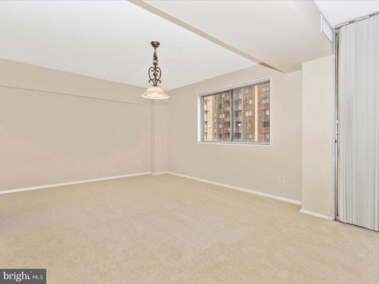 Empty room, Interior, Pendant Lights