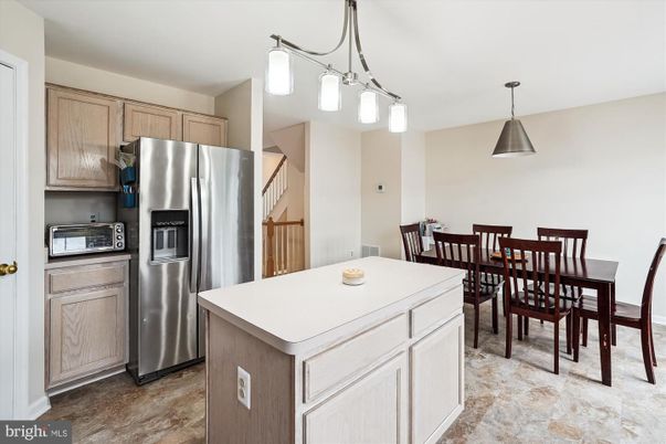 Dining room, Interior, Kitchen, Pendant Lights, Stainless Steel Appliances