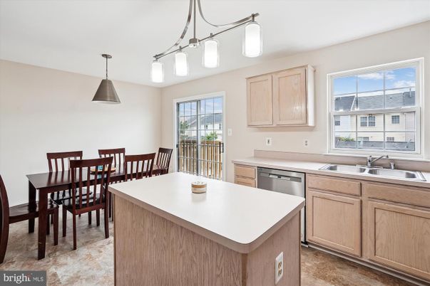 Dining room, Interior, Kitchen, Pendant Lights, Stainless Steel Appliances