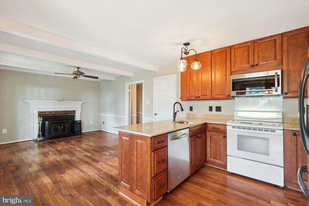 Fireplace, Interior, Kitchen, Pendant Lights, Wood Texture Flooring