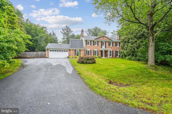 Attached, Backyard, Exterior, Facade, Brick Facade, Georgian