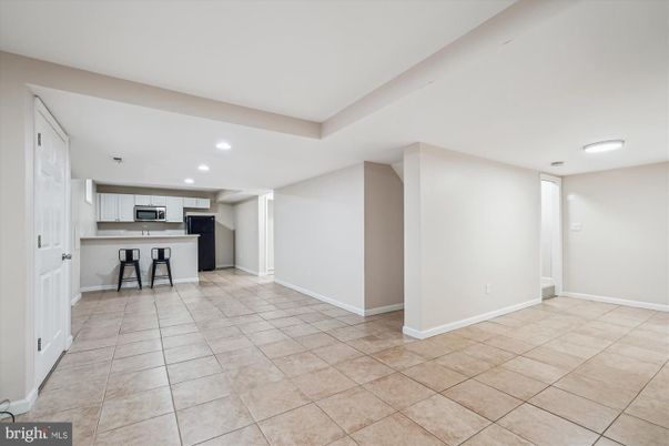 Empty room, Interior, Kitchen, Recessed Lighting