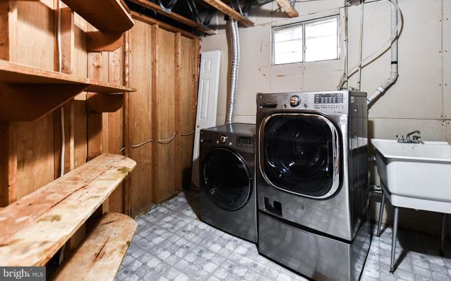 Interior, Washer, Wooden Walls