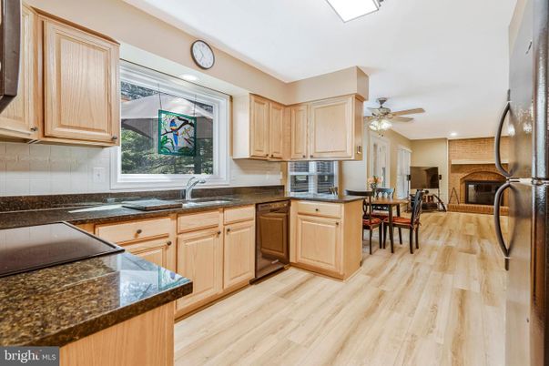Dining room, Interior, Kitchen, Recessed Lighting, Wood Texture Flooring