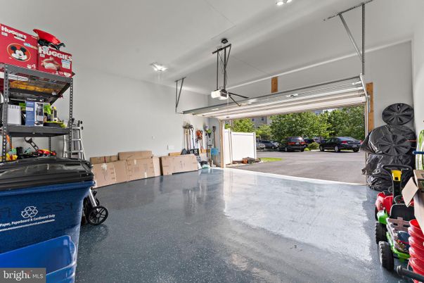 Garage, Interior