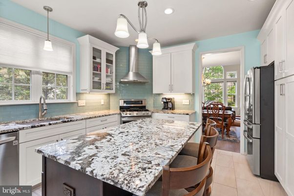 Dining room, Interior, Kitchen, Pendant Lights, Recessed Lighting, Stainless Steel Appliances