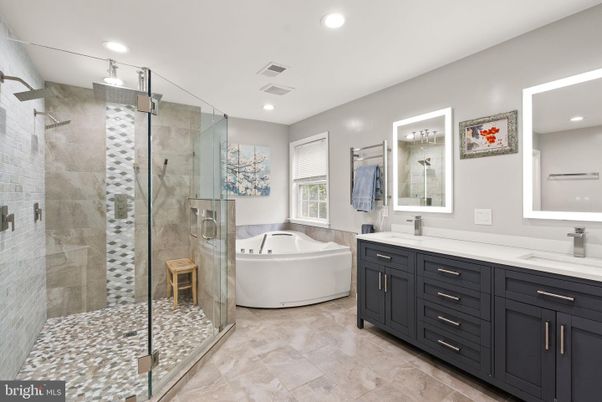 Bathroom, Dual Sink Vanities, Free Standing Baths, Glass Shower, Interior, Recessed Lighting