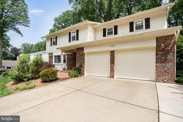 Attached, Exterior, Facade, Brick Facade, Split Level