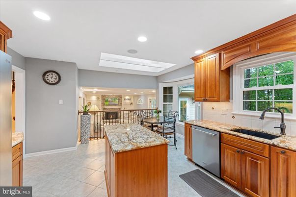 Dining room, Interior, Kitchen, Recessed Lighting, Stainless Steel Appliances