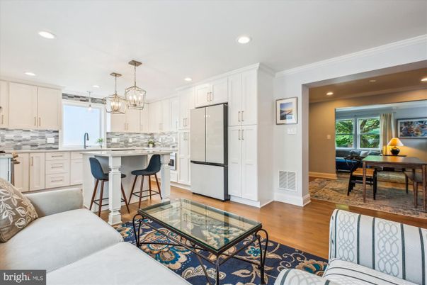 Dining room, Interior, Kitchen, Living room, Pendant Lights, Recessed Lighting, Wood Texture Flooring