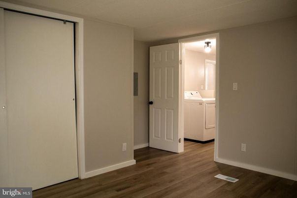 Interior, Utility Closets, Washer, Wood Texture Flooring
