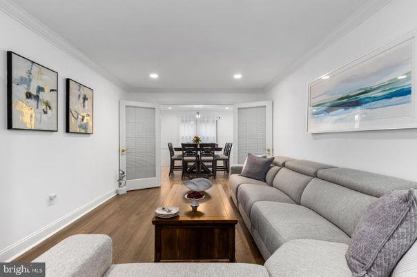 Dining room, Interior, Living room, Pendant Lights, Recessed Lighting, Wood Texture Flooring