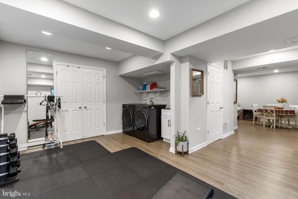 Dining room, Interior, Recessed Lighting, Washer, Wood Texture Flooring