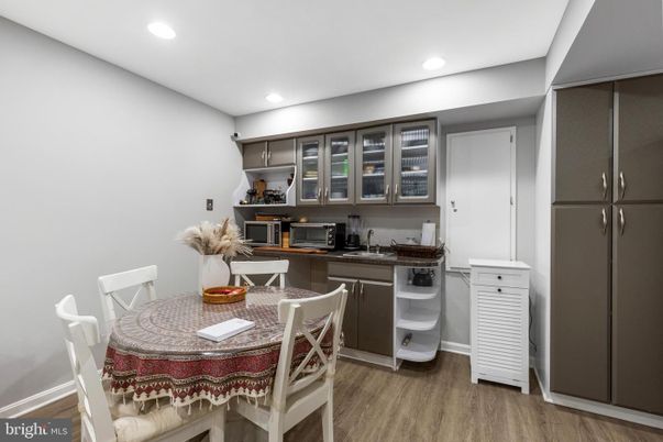 Dining room, Interior, Kitchen, Recessed Lighting, Wood Texture Flooring