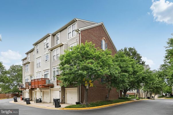 Attached, Exterior, Facade, Brick Facade, Rowhouse