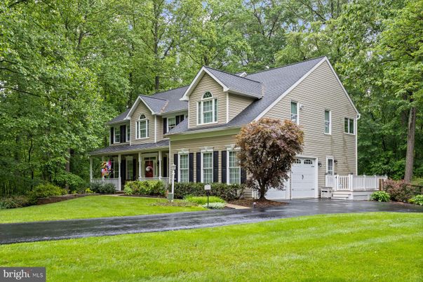 Attached, Exterior, Facade, Farmhouse