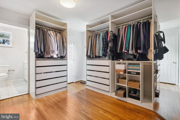 Interior, Walk-in Closets, Wood Texture Flooring
