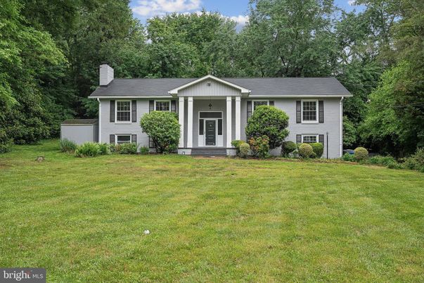 Backyard, Exterior, Facade, Cape Cod