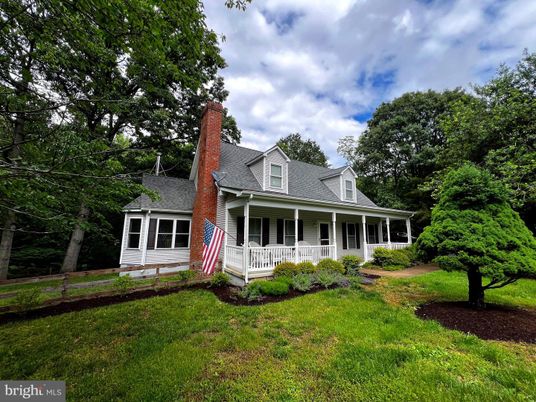 Backyard, Exterior, Facade, Cape Cod