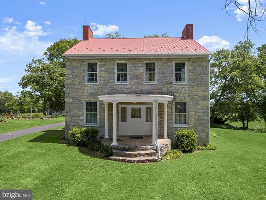 Exterior, Facade, Georgian
