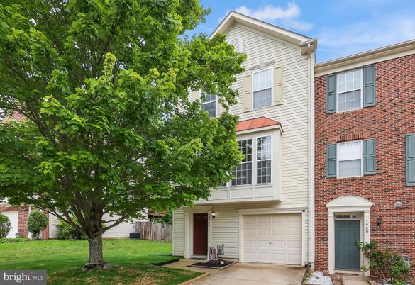 Attached, Exterior, Facade, Brick Facade, Rowhouse