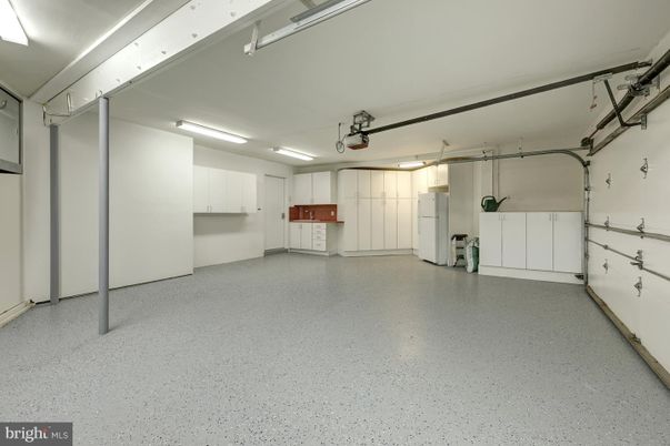 Garage, Interior