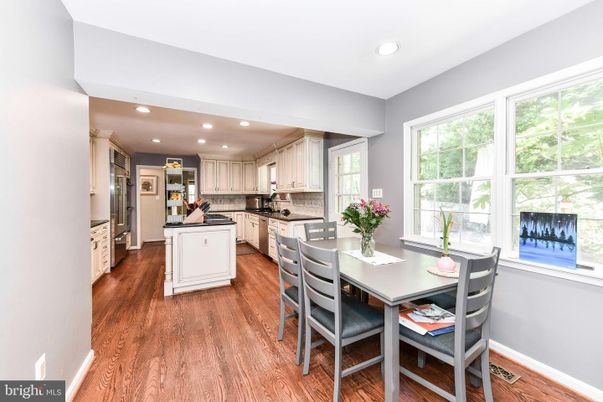 Dining room, Interior, Kitchen, Recessed Lighting, Wood Texture Flooring