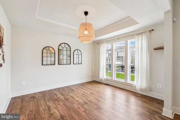 Empty room, Interior, Pendant Lights, Wood Texture Flooring