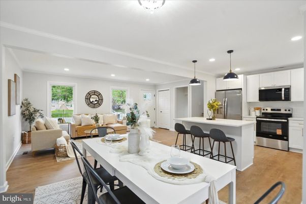Interior, Kitchen, Living room, Pendant Lights, Recessed Lighting, Stainless Steel Appliances, Wood Texture Flooring