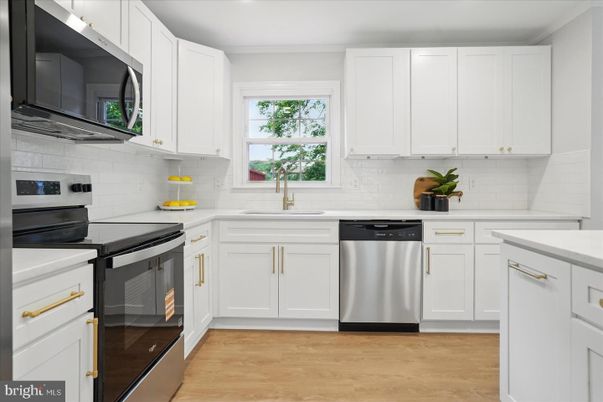Interior, Kitchen, Stainless Steel Appliances, Wood Texture Flooring