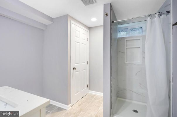Bathroom, Interior, Marble Walls, Recessed Lighting