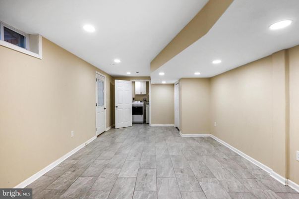 Empty room, Interior, Kitchen, Recessed Lighting