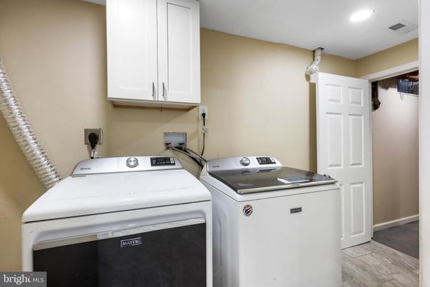 Interior, Recessed Lighting, Utility Closets, Washer, Wood Texture Flooring