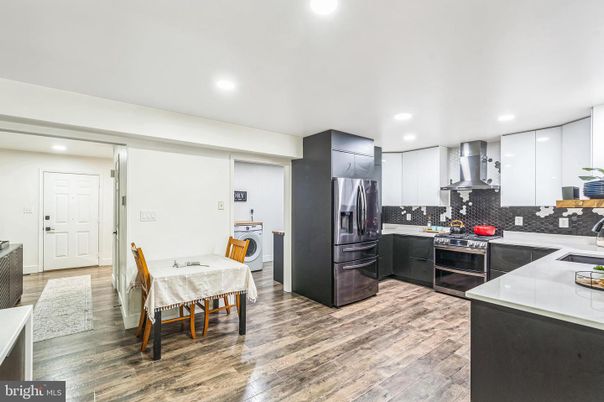 Dining room, Interior, Kitchen, Recessed Lighting, Wood Texture Flooring