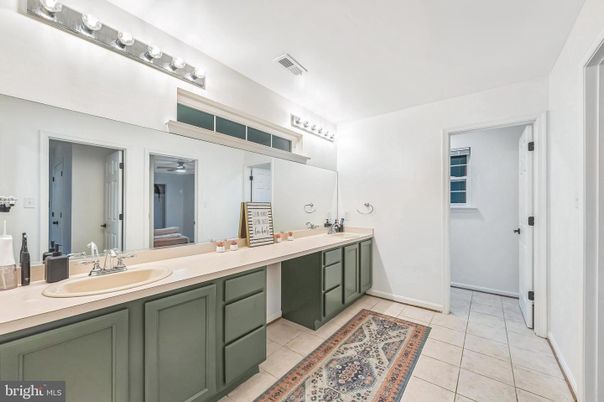 Bathroom, Dual Sink Vanities, Interior