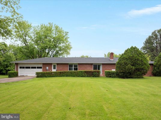 Attached, Exterior, Facade, Brick Facade, Ranch
