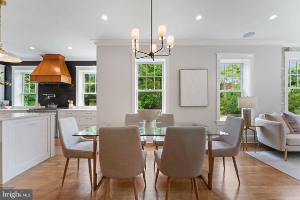 Chandelier, Dining room, Interior, Kitchen, Pendant Lights, Recessed Lighting, Wood Texture Flooring