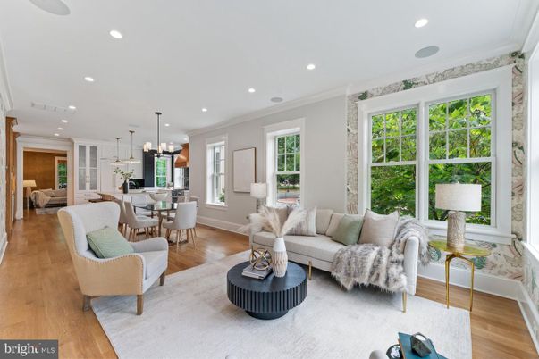 Dining room, Interior, Living room, Pendant Lights, Recessed Lighting, Wood Texture Flooring