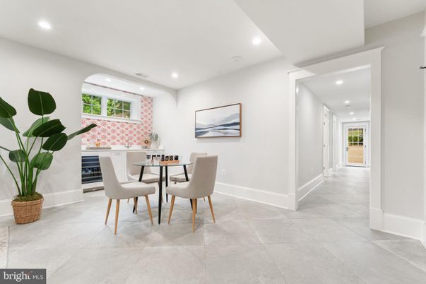 Dining room, Interior, Recessed Lighting