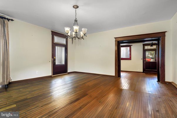 Chandelier, Empty room, Interior, Wood Texture Flooring