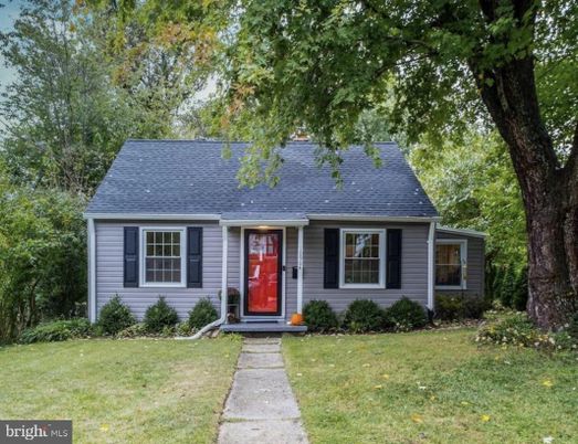 Exterior, Facade, Cape Cod